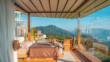 Deluxe Villa, Lanai, Hill View | Free WiFi