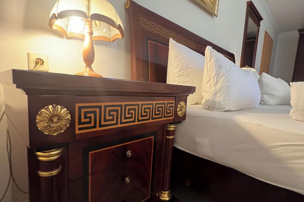 Single Room | Desk, laptop workspace, free WiFi