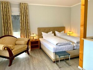 Double Room, River View | Desk, laptop workspace, free WiFi
