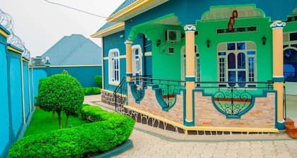 ALFA-HOUSE
4 Bedroom House with A/C, High speed Internet, 24h security camera.