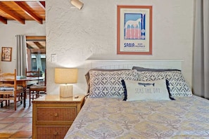1 chambre, fer et planche à repasser, Wi-Fi gratuit, draps fournis
