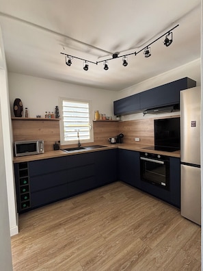 Microwave, oven, stovetop, dishwasher