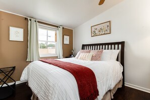 3 Schlafzimmer, Schreibtisch, WLAN, Bettwäsche