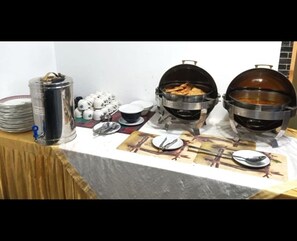 Takeaway-morgenmad hver dag (200 INR pr. person)