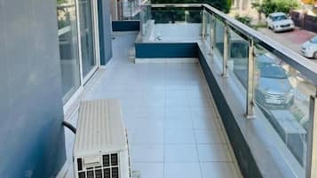 Deluxe Double Room, Balcony, City View | Balcony