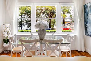 Dining - Manly Beachfront Stays - 3 Bedroom With Views (Manly)