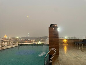 حمام سباحة