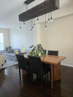 Dining - Renovated 4BR, 6 Bed, 3.5 Bath• Near DFW Airport (Lewisville)