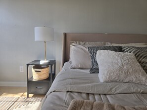 4 室のベッドルーム、アイロン / アイロン台、WiFi (無料)、ベッドシーツ