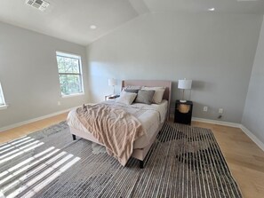 4 bedrooms, iron/ironing board, free WiFi, bed sheets