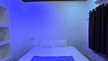 Standard Room, Balcony | Desk, laptop workspace, iron/ironing board, free WiFi