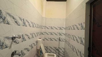 Standard Room, Balcony | Bathroom | Shower, towels, soap, shampoo