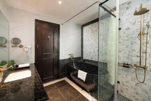 Shower, hair dryer, towels