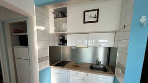Unclassified image, 5 of 13, button - Apartment panoramic view, AC and parking - 4 guests (Argelès-sur-Mer)