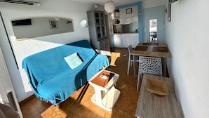 Unclassified image, 3 of 13, button - Apartment panoramic view, AC and parking - 4 guests (Argelès-sur-Mer)