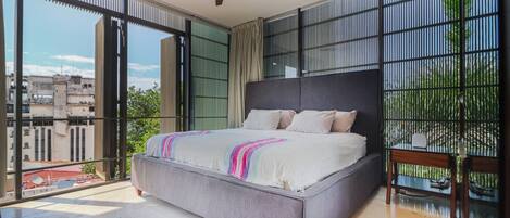 2 多间卧室、熨斗/熨衣板、WiFi、床单