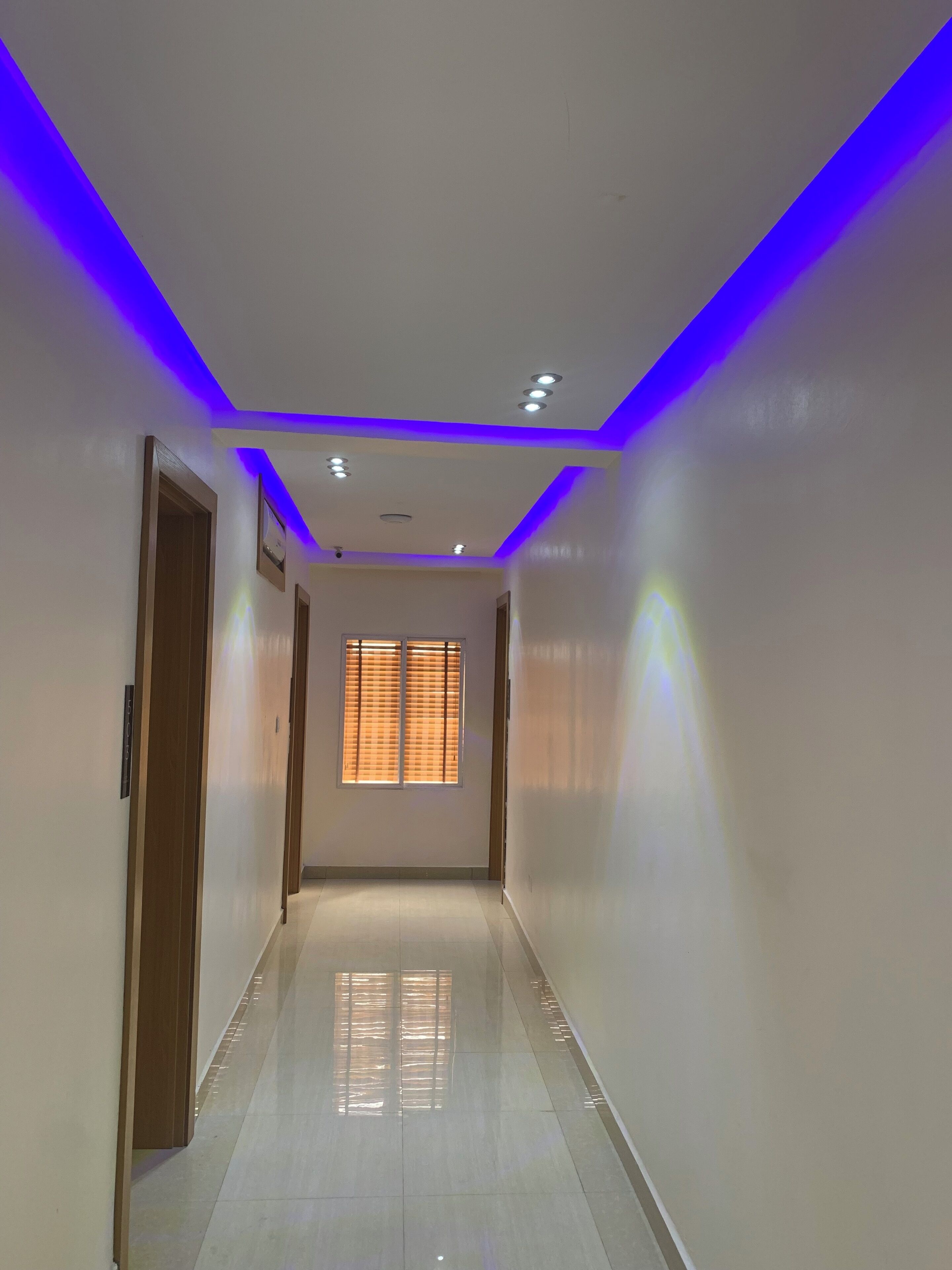 Deluxe Single Room, City View | Living area