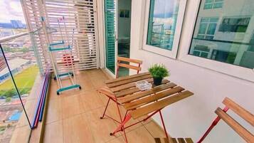 Basic Apartment | Terrace/patio