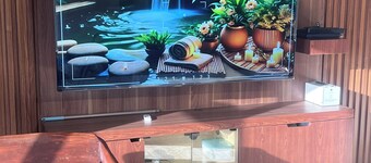 BN 5BR House with Mountain View