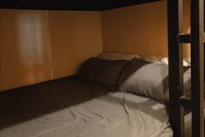 1 bedroom, Internet, bed sheets