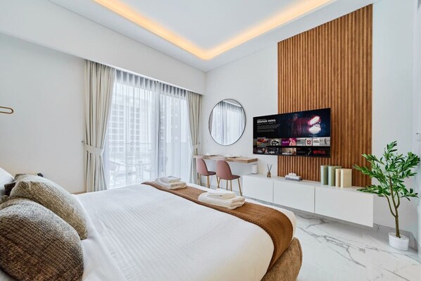 Iron/ironing board, WiFi, bed sheets