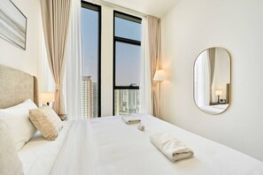 2 عدّة غرف نوم ومكواة/لوح كي وواي فاي وملاءات أسرّة