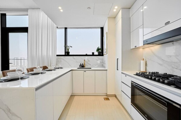 Fridge, microwave, oven, stovetop