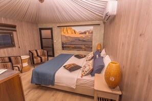 Royal Suite, Mountain View | Blackout drapes - SunCity Camp (Wadi Rum)