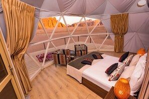 Chalet rustique Signature, vue sur la montagne | Rideaux d’obscurcissement