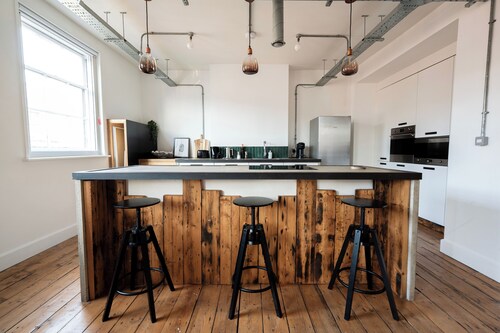 The Loft - Luxe Norwich City Centre Penthouse Apartment