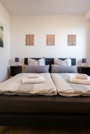 2 bedrooms, iron/ironing board, WiFi, bed sheets