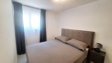 2 chambres, fer et planche Ă  repasser, Wi-Fi gratuit, draps fournis