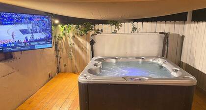 Kobe Bryant vacation getaway - 5 minutes to Rodeo Drive, Game console, Hot Tub