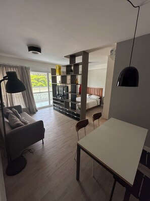 1 bedroom, internet, bed sheets