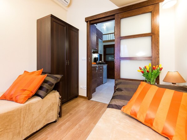 4 bedrooms, in-room safe, iron/ironing board, travel cot