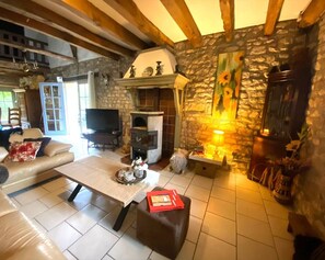 TV, fireplace, DVD player, stereo
