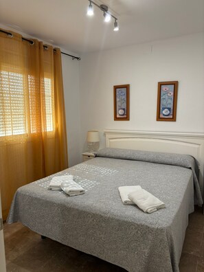 Apartment, 3 Bedrooms | Blackout drapes, iron/ironing board