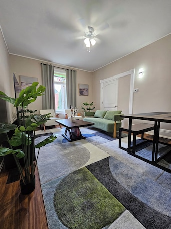 Interior. King Comfort Retreat