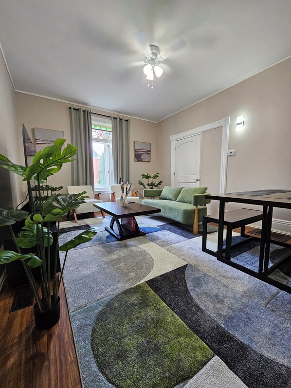 Interior - King Comfort Retreat (Peterborough)