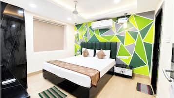 Deluxe Double Room, Multiple Beds, Air conditioning | Hypo-allergenic bedding, desk, soundproofing, free WiFi
