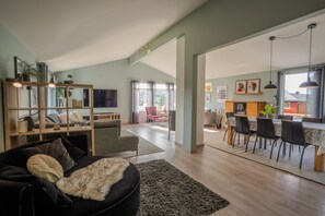 Fernseher, Kamin