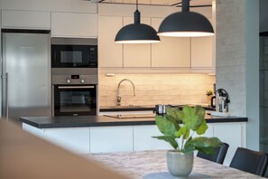 ميكروويف، فرن، موقد طهي مسطح، غسالة أطباق