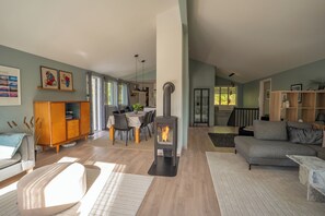 TV, fireplace - Large modern house, perfect for Northern lights chasing (Troms)