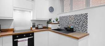 Eastons 1 Bedroom Apt. with Sofa Bed
