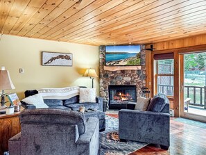 Living area - Townhome E1 - 4th Lake Inlet, NY (Inlet)