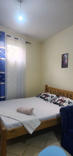 1 chambre, fer et planche à repasser, Wi-Fi, draps fournis