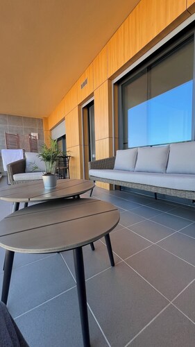 Charming Olhão Flat by Marina & Markets. Fast Wi-Fi, Ideal for Remote Workers!