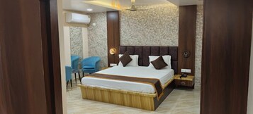 Deluxe Double Room, Balcony, Garden View | Desk, laptop workspace, free WiFi