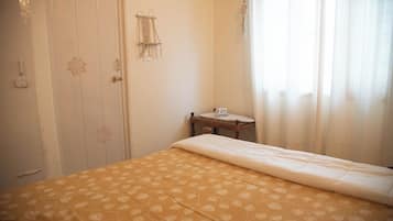 3 室のベッドルーム、アイロン / アイロン台、WiFi、ベッドシーツ