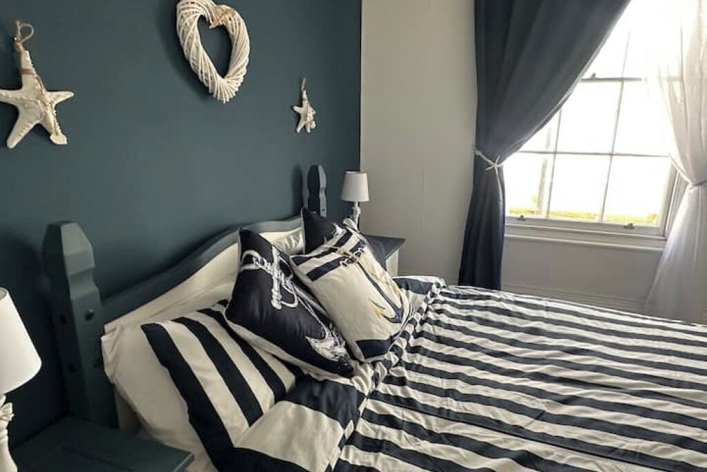 2 soverom, strykejern/-brett, internettilgang og sengetøy